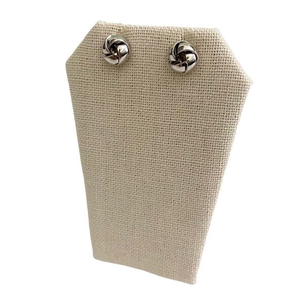 Fashionable Minimalist Stud Earrings in Silver Tone - Picture 1 of 1
